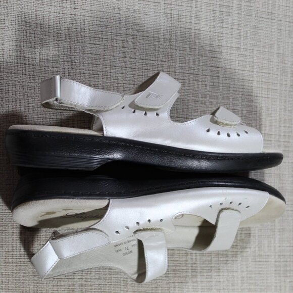 Prophet Women's Size 7.5 Pearl White Leather Flat Hook and Loop Strap Sandals - Picture 6 of 8